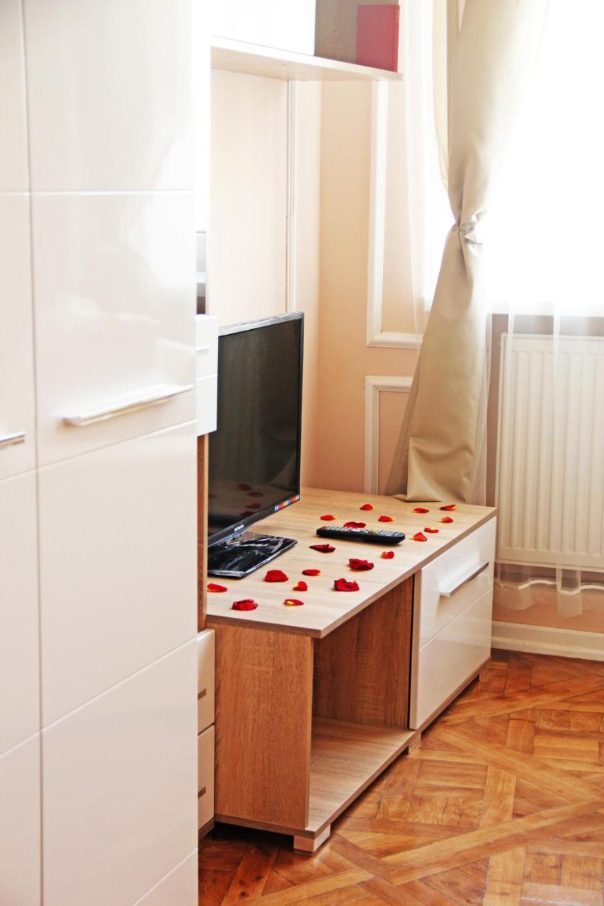 Apartment In The City Center Ivano-Frankivsk Exterior foto