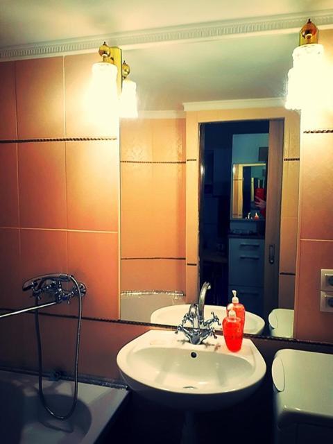 Apartment In The City Center Ivano-Frankivsk Exterior foto